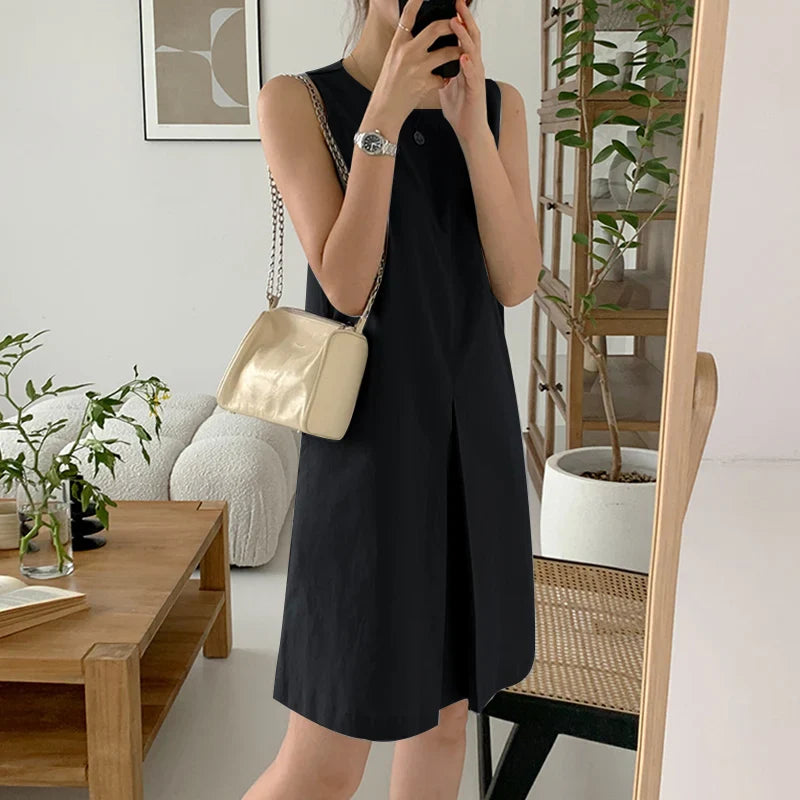 Casual Sleeveless Knee-Length Tank Dress with Pockets and O Neck in Solid Colors for Summer and Spring
