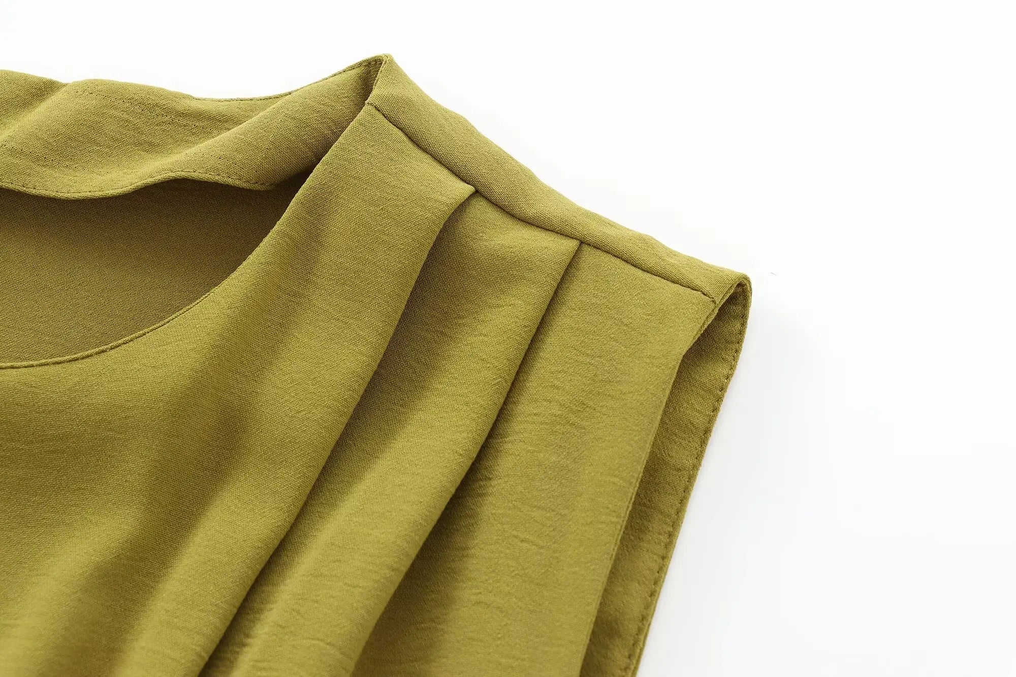 Elegant Sleeveless Long Dress with Open Design and Buckle Decorations for Autumn and Winter Fashion