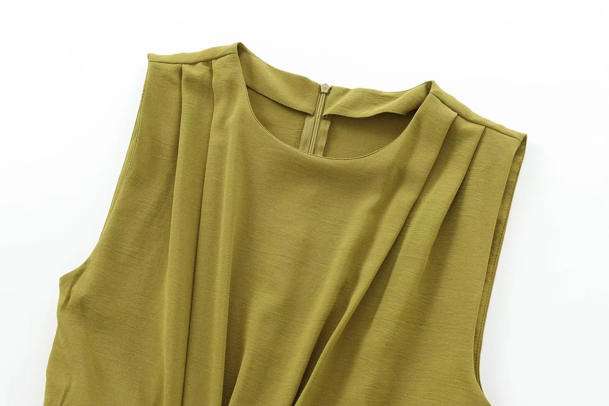 Elegant Sleeveless Long Dress with Open Design and Buckle Decorations for Autumn and Winter Fashion