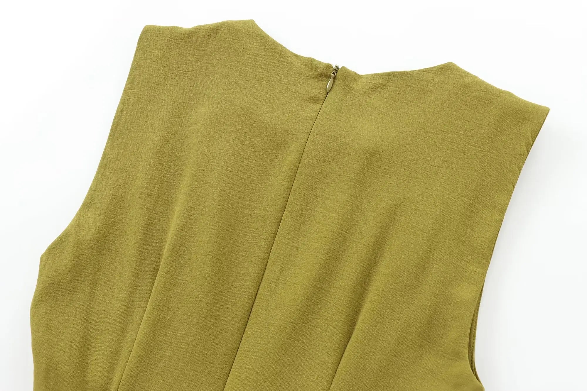 Elegant Sleeveless Long Dress with Open Design and Buckle Decorations for Autumn and Winter Fashion