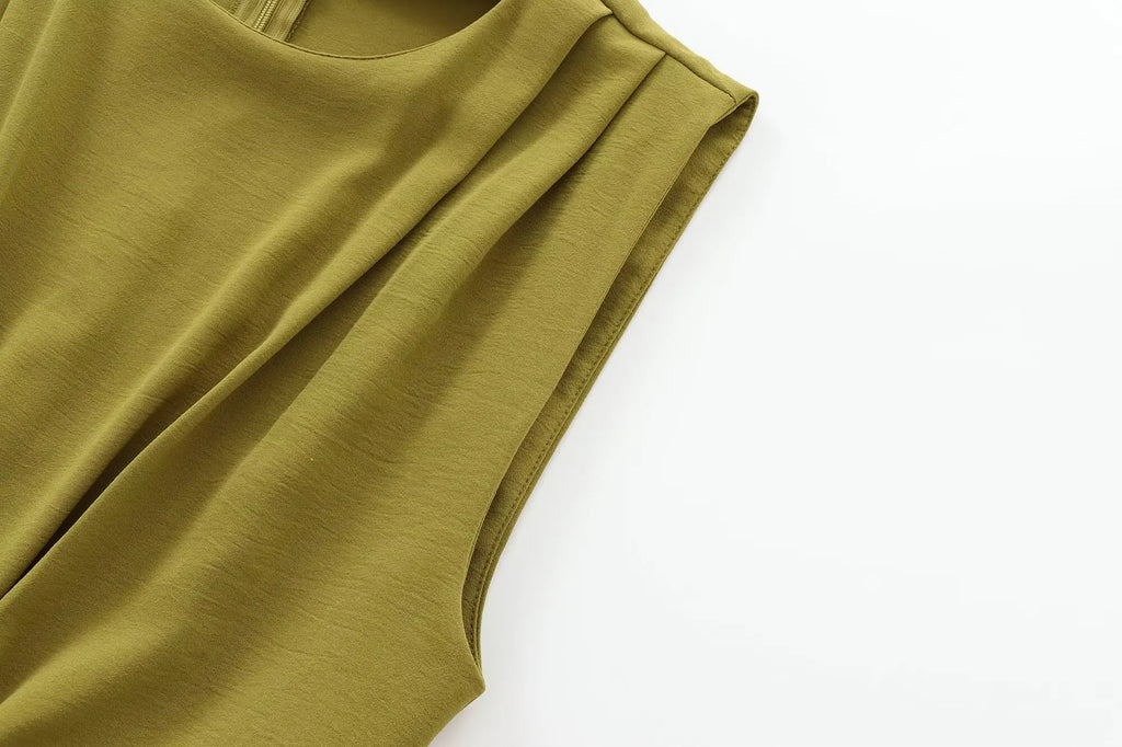 Elegant Sleeveless Long Dress with Open Design and Buckle Decorations for Autumn and Winter Fashion