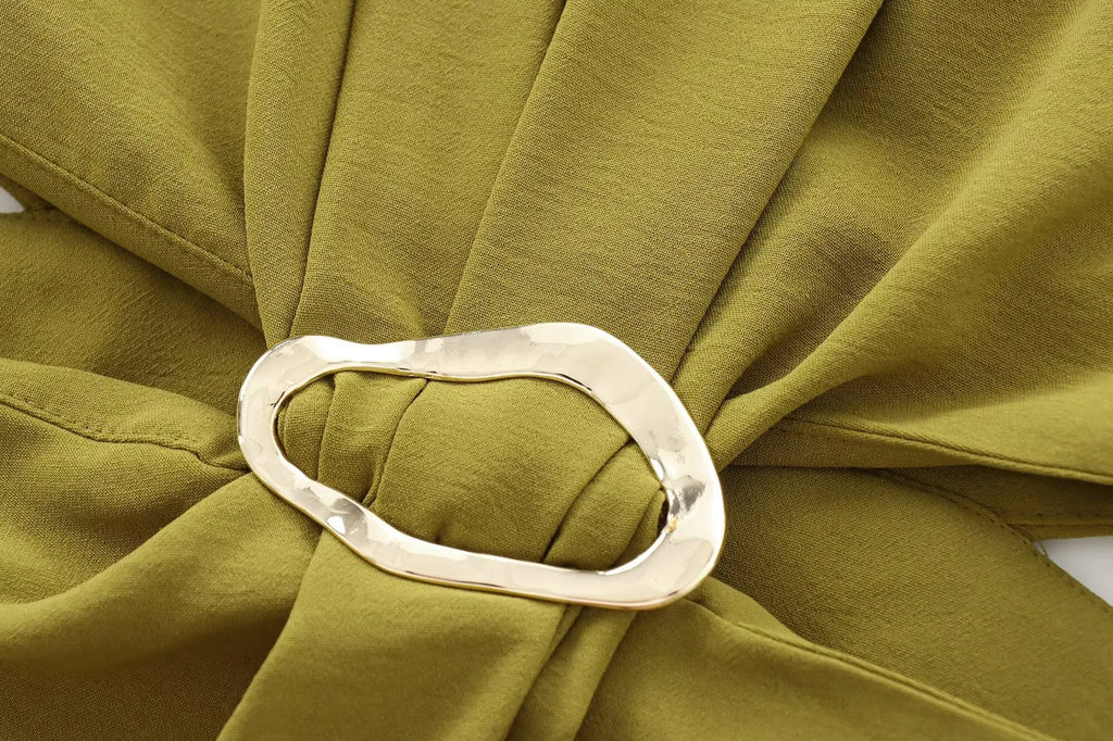 Elegant Sleeveless Long Dress with Open Design and Buckle Decorations for Autumn and Winter Fashion