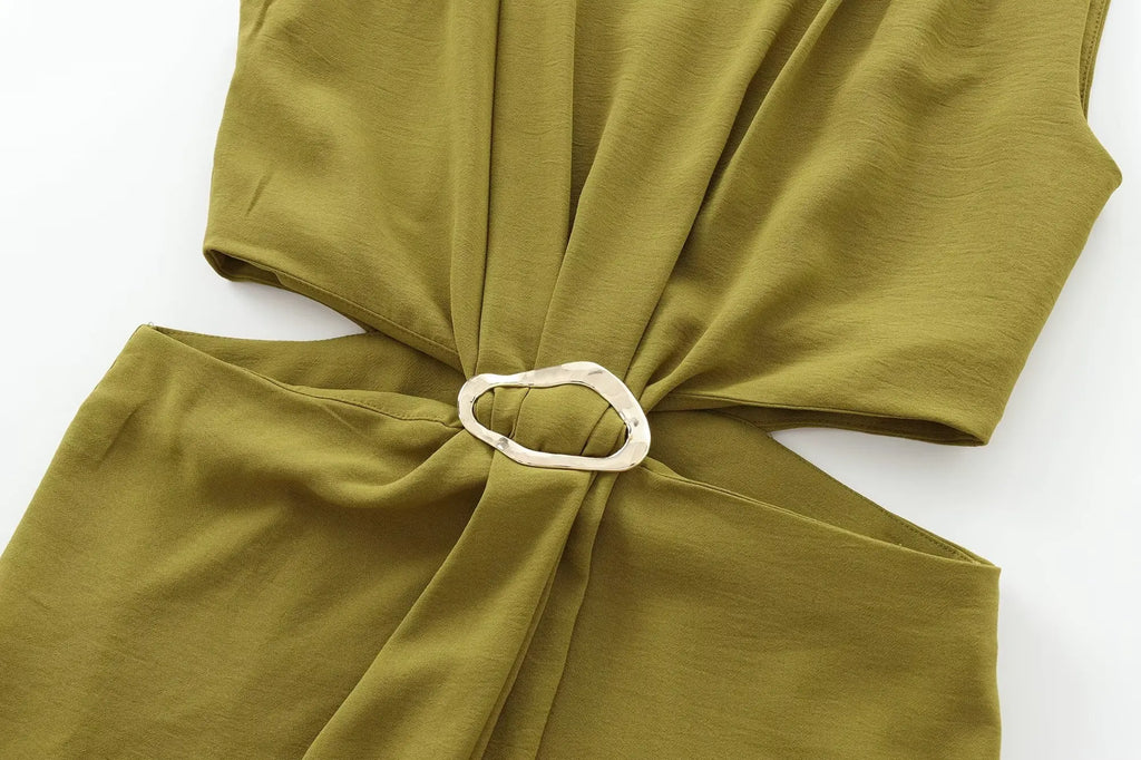 Elegant Sleeveless Long Dress with Open Design and Buckle Decorations for Autumn and Winter Fashion