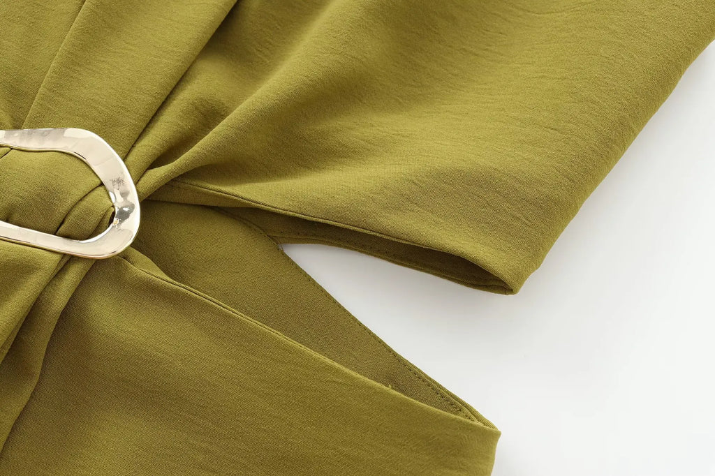 Elegant Sleeveless Long Dress with Open Design and Buckle Decorations for Autumn and Winter Fashion