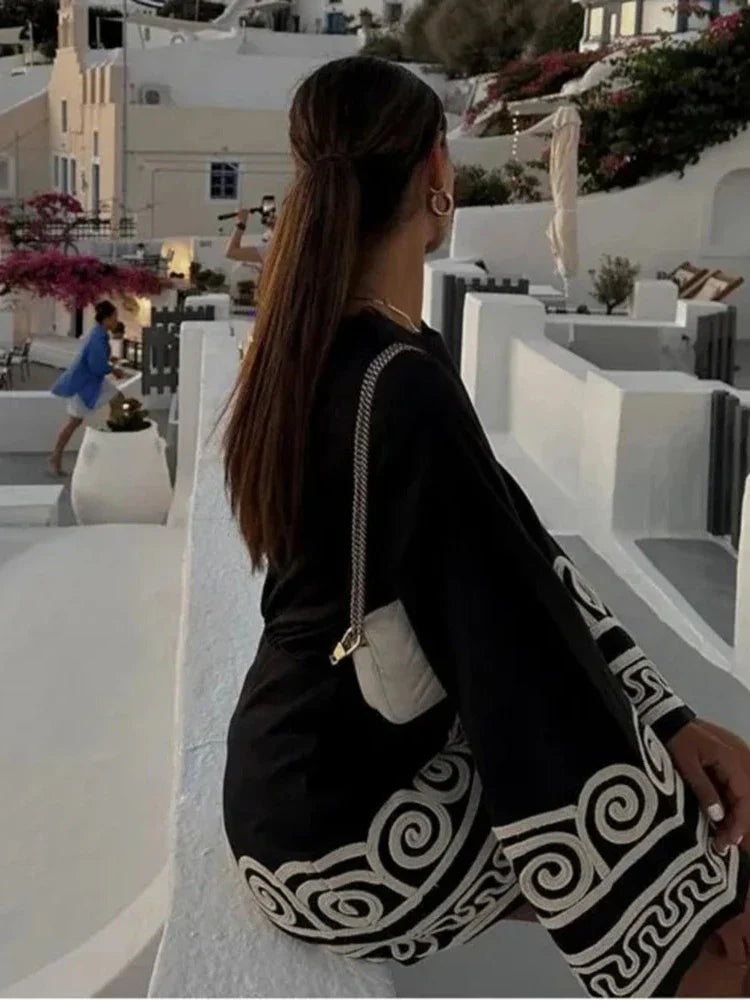 Elegant Embroidery Splicing Dress for Women with Long Sleeves and Round Neck, Casual Loose Fit Short Dress for Commuter and Holiday Wear