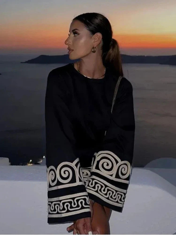 Elegant Embroidery Splicing Dress for Women with Long Sleeves and Round Neck, Casual Loose Fit Short Dress for Commuter and Holiday Wear