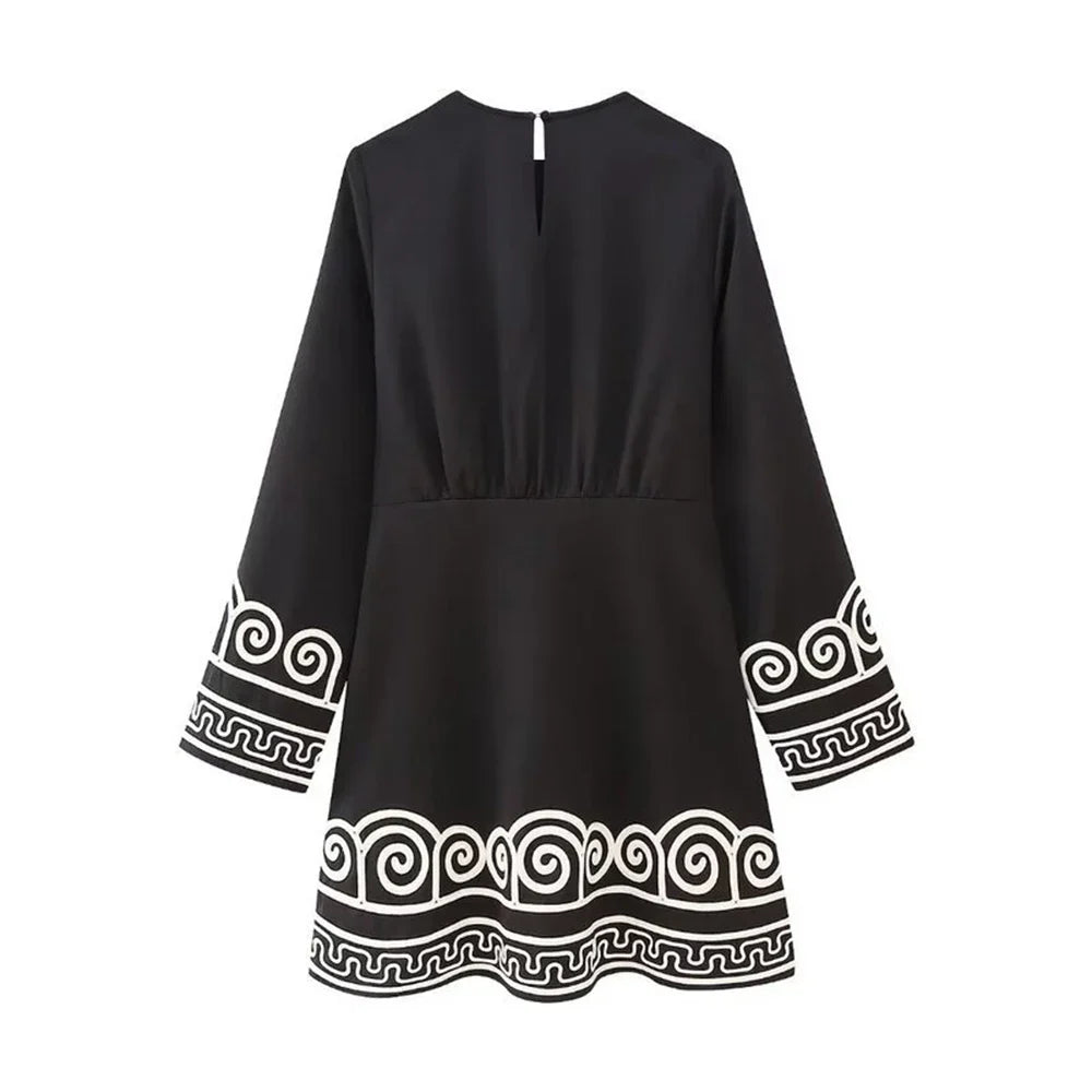 Elegant Embroidery Splicing Dress for Women with Long Sleeves and Round Neck, Casual Loose Fit Short Dress for Commuter and Holiday Wear