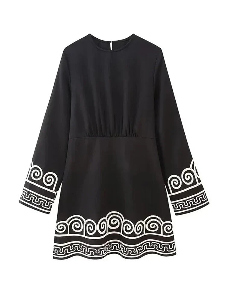 Elegant Embroidery Splicing Dress for Women with Long Sleeves and Round Neck, Casual Loose Fit Short Dress for Commuter and Holiday Wear