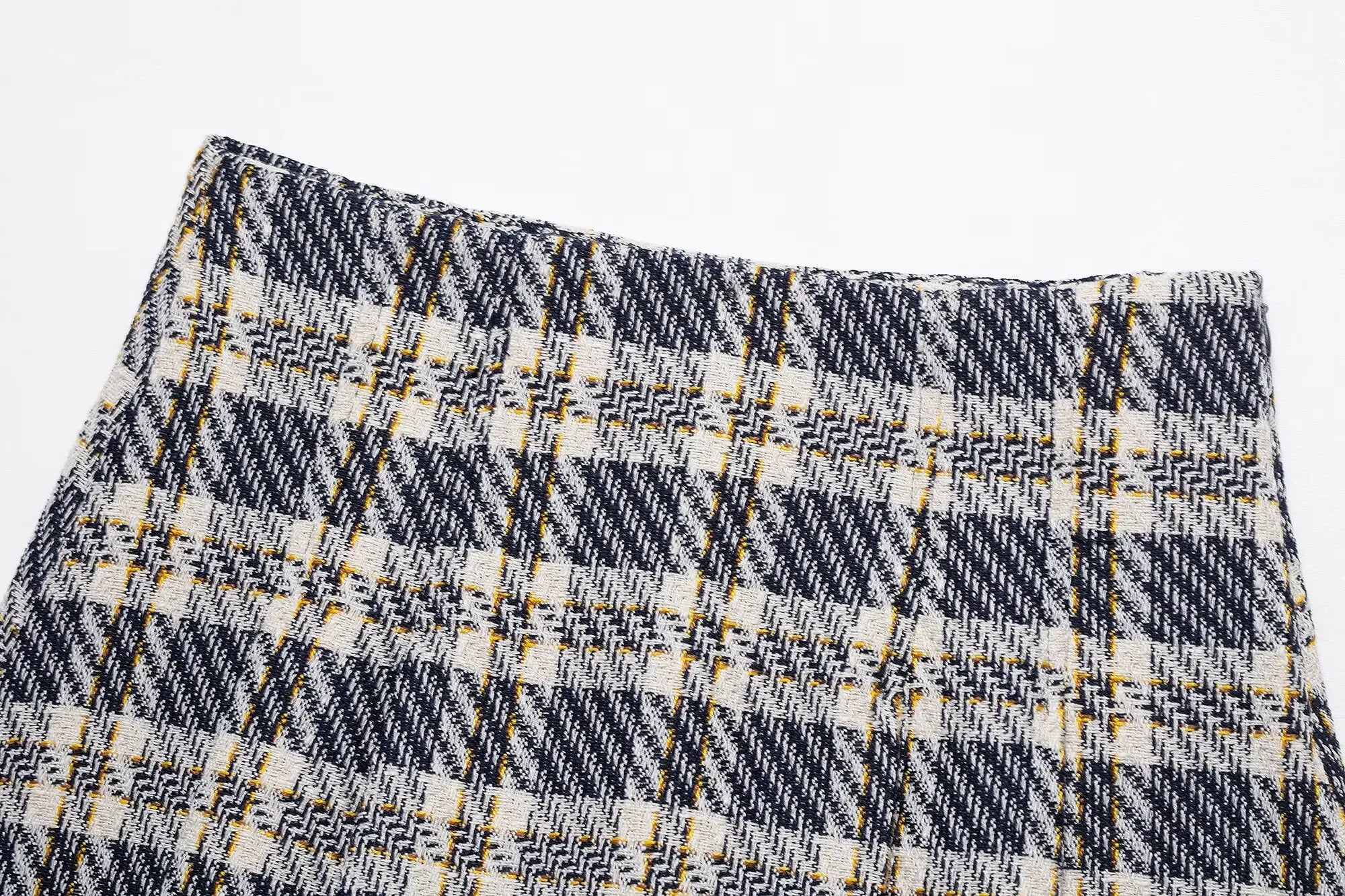 Women's Sleeveless Button-Front Plaid Vest and Mini Skirt Two-Piece Set for Stylish Summer Look