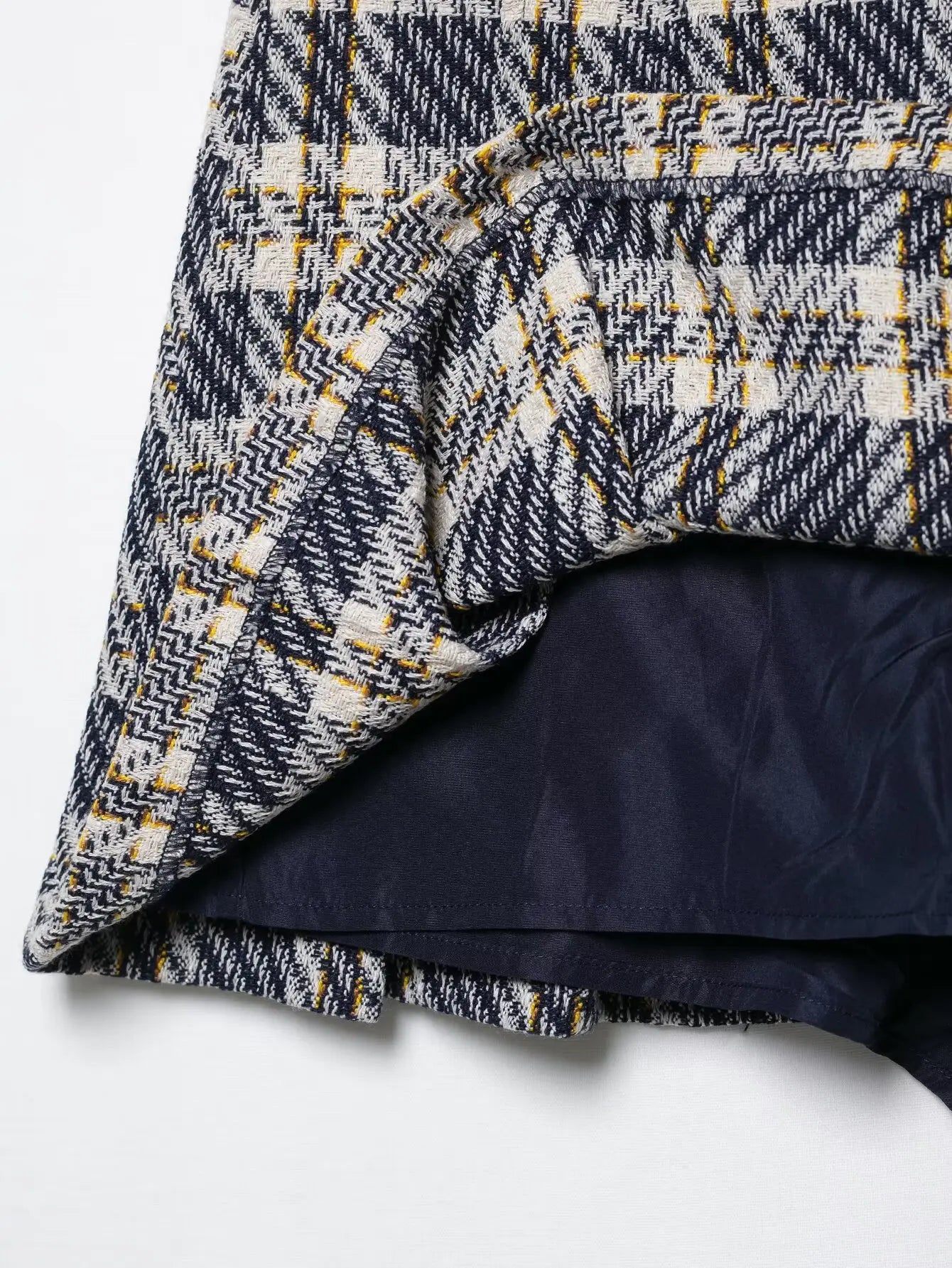 Women's Sleeveless Button-Front Plaid Vest and Mini Skirt Two-Piece Set for Stylish Summer Look