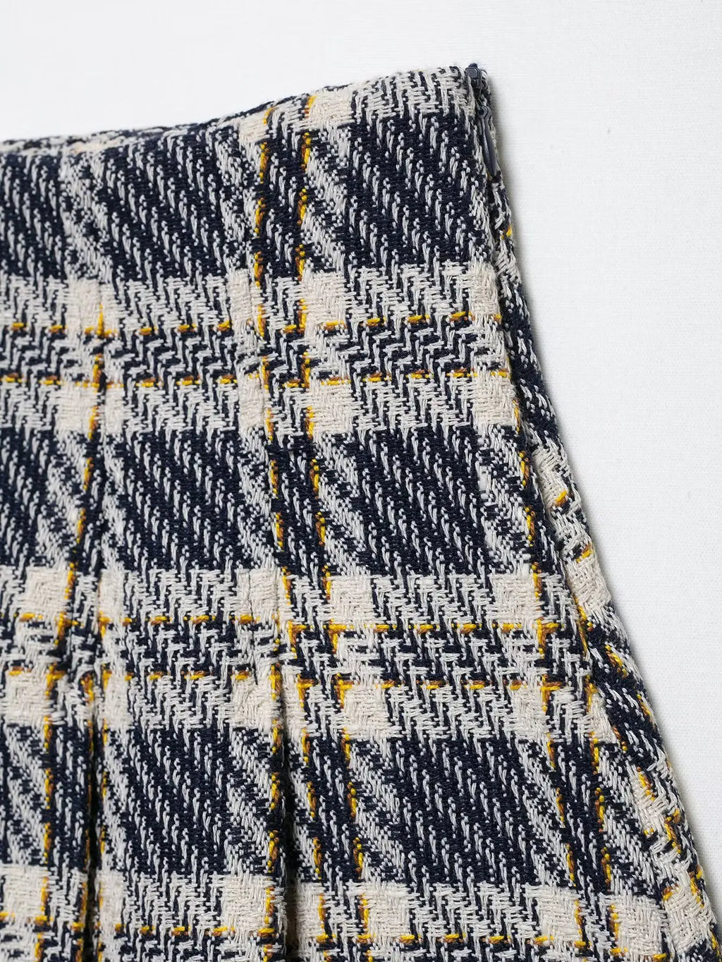 Women's Sleeveless Button-Front Plaid Vest and Mini Skirt Two-Piece Set for Stylish Summer Look