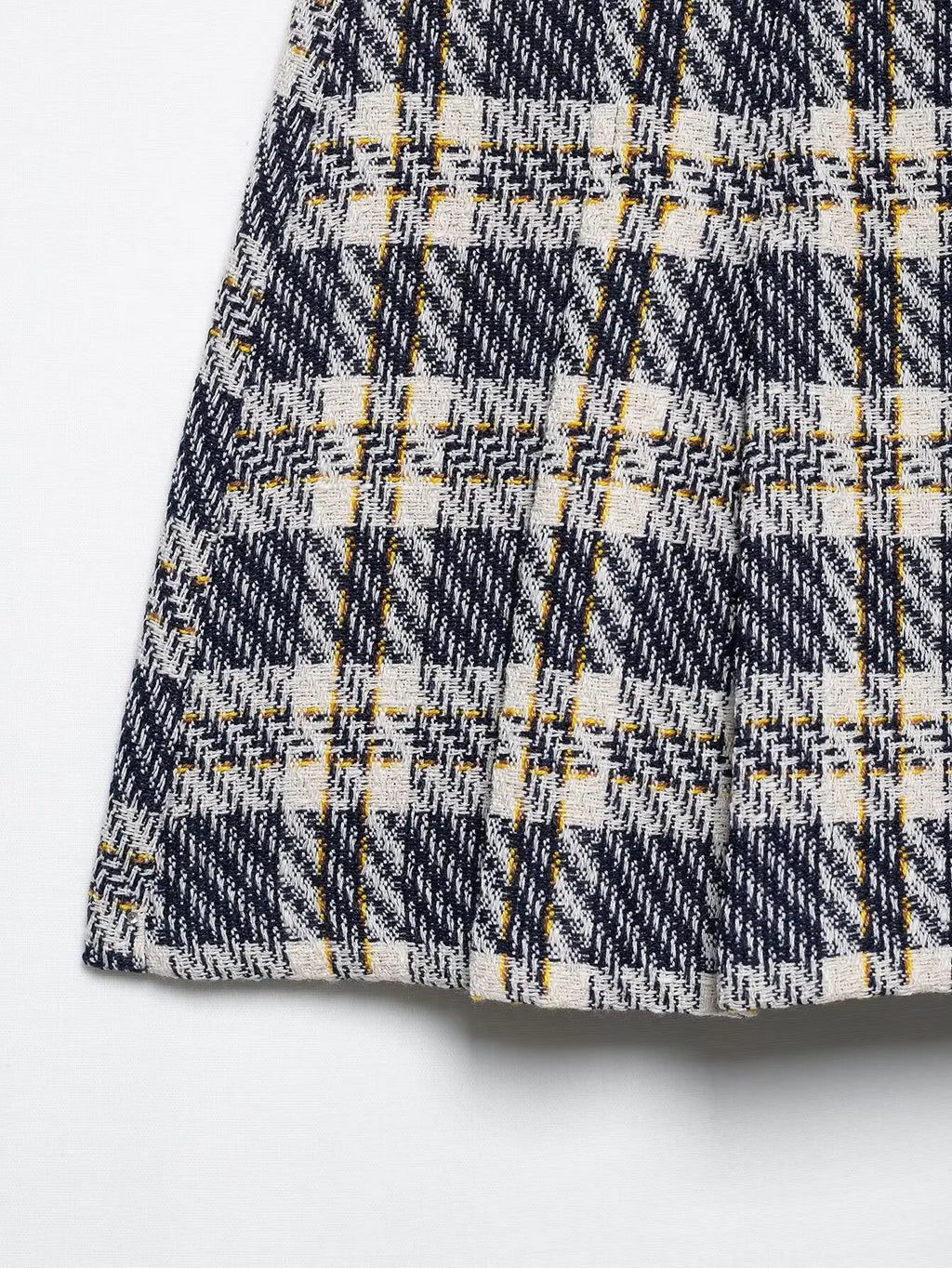 Women's Sleeveless Button-Front Plaid Vest and Mini Skirt Two-Piece Set for Stylish Summer Look