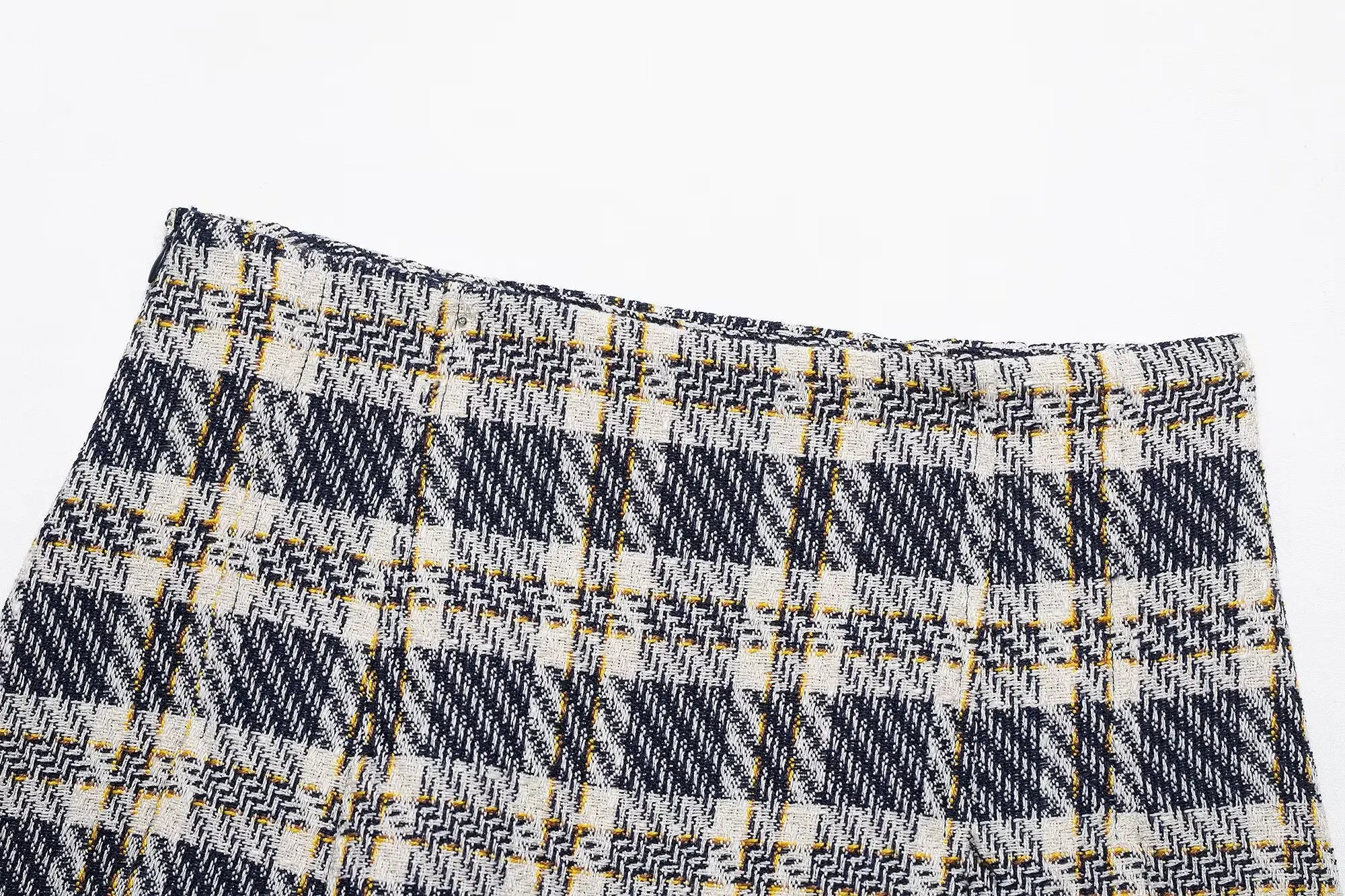 Women's Sleeveless Button-Front Plaid Vest and Mini Skirt Two-Piece Set for Stylish Summer Look